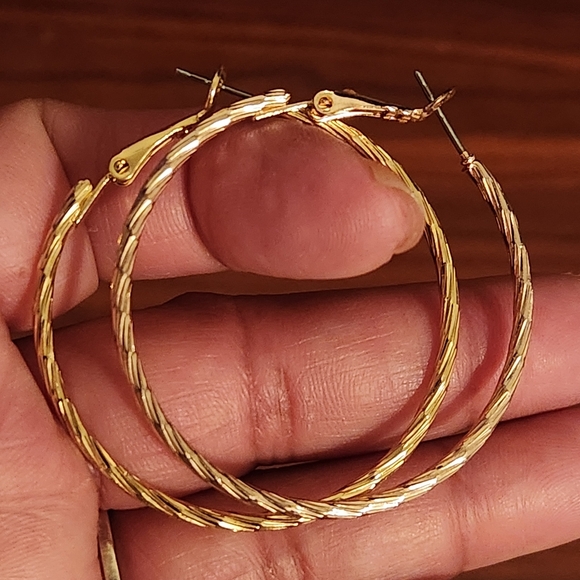 Gold Fashion Earrings - Picture 7 of 7